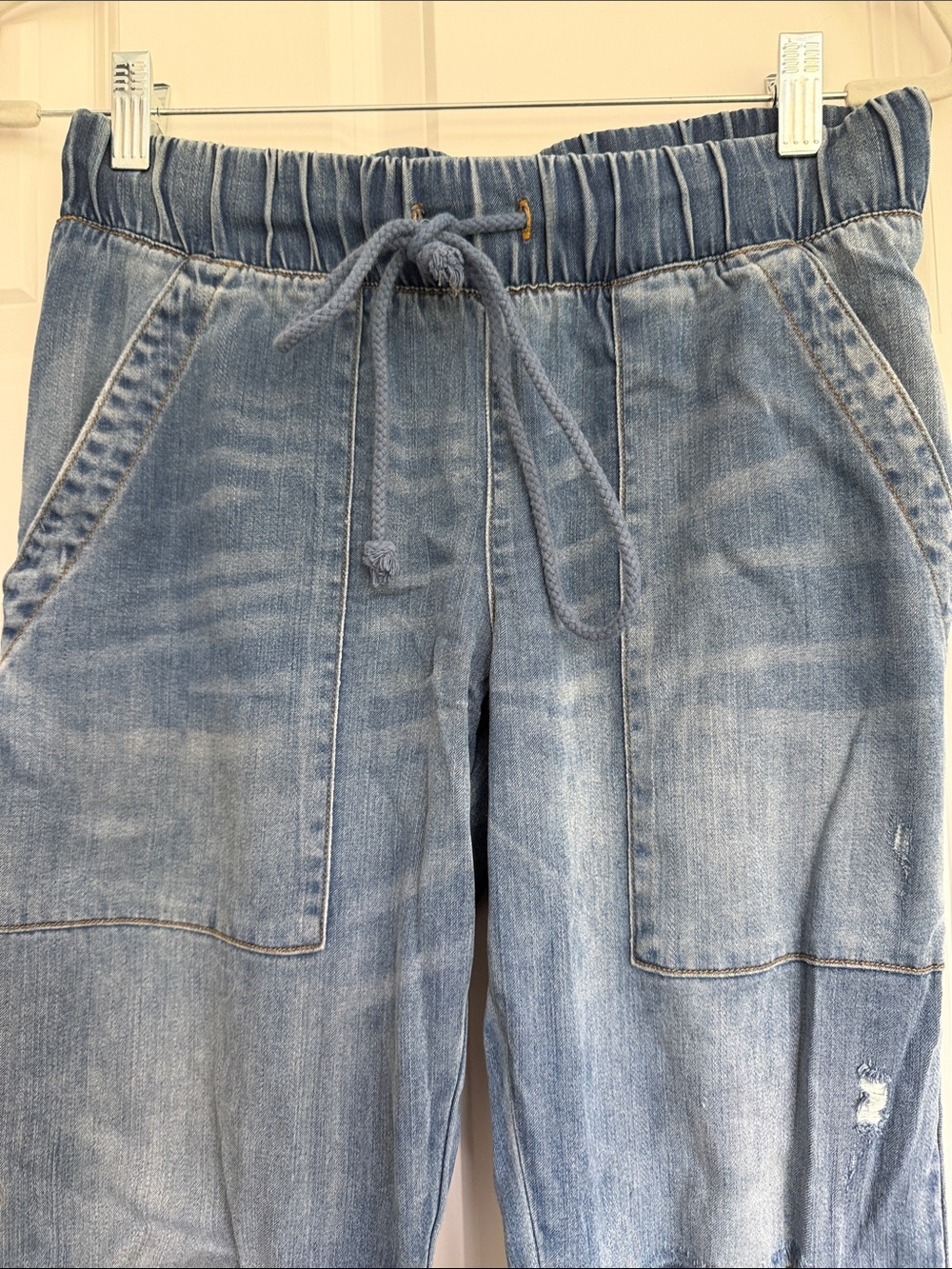 Bella Dahl Men's Light Wash Drawstring Relaxed Jeans
